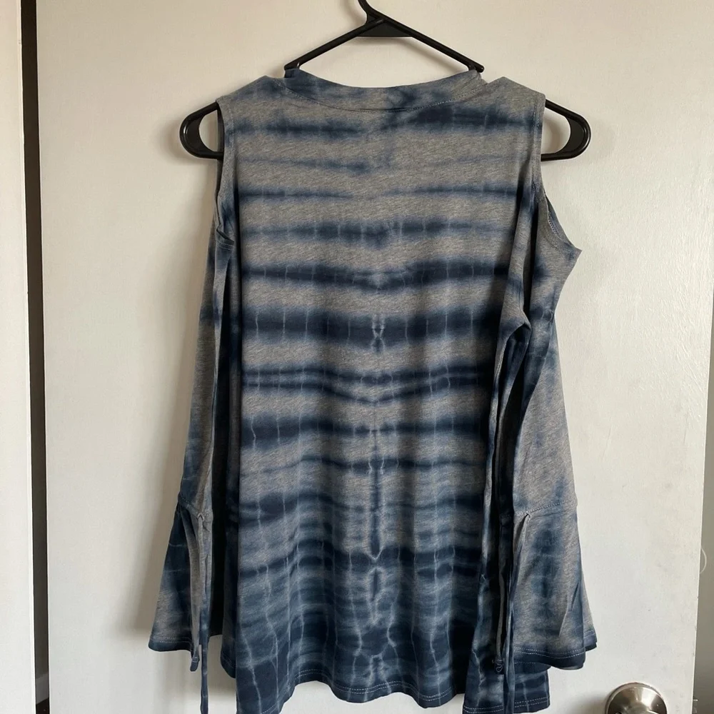 Go Couture Tie Dye Lightweight Cold Shoulder Blouse - Size M - Picture 6 of 12
